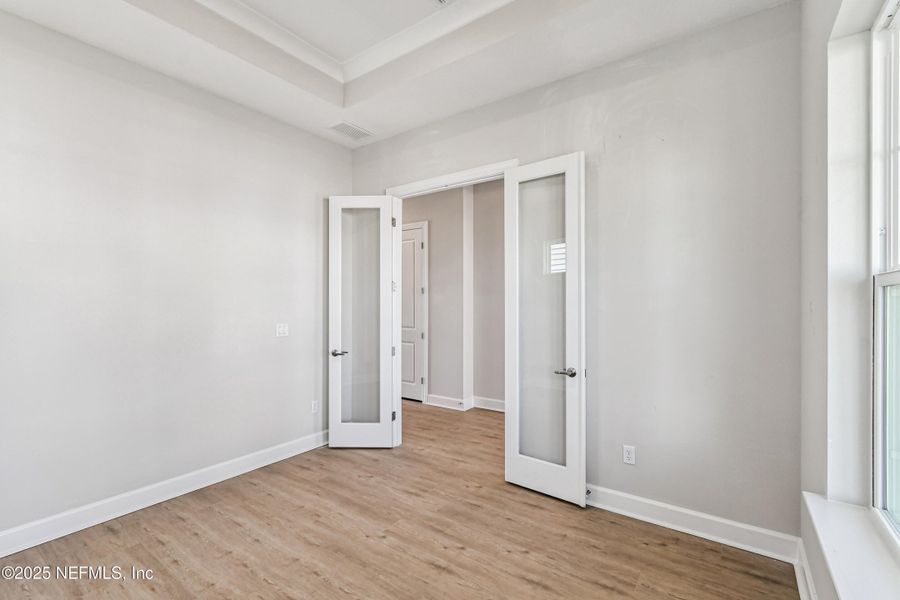 Spacious, unfurnished interior of a new home in , Jacksonville (Image 17).