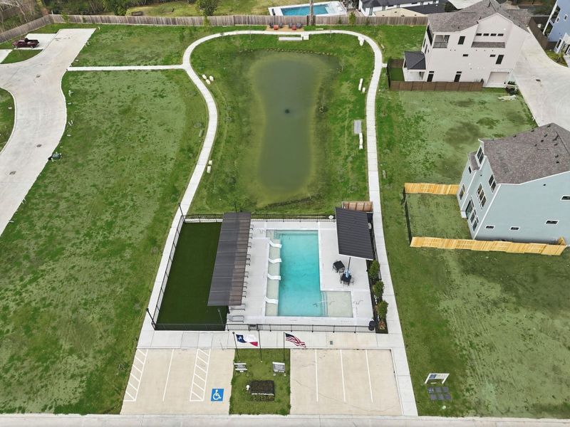 Community amenities in Spring Valley Creek, Houston (Image 7).