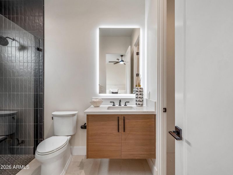 126_p2400720 126_p2400720