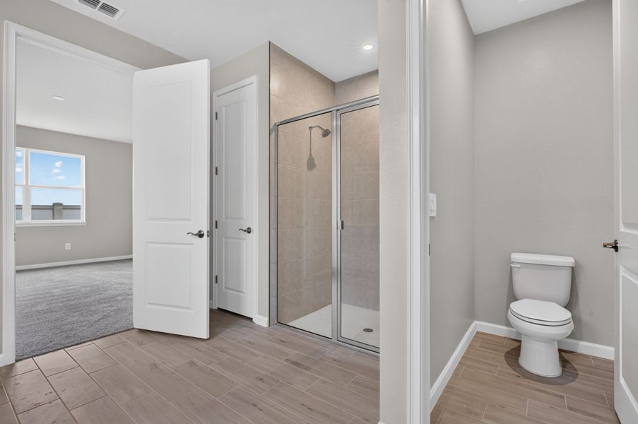 Furnished interior view inside a new home in Pasadena Ridge Master, Dade City (Image 6).