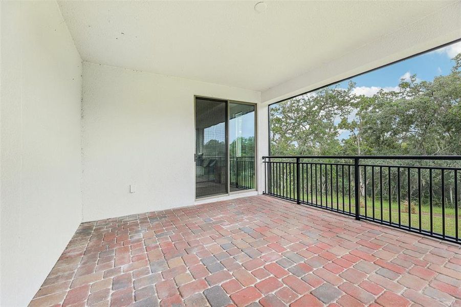 Spacious, unfurnished interior of a new home in , St. Cloud (Image 19).