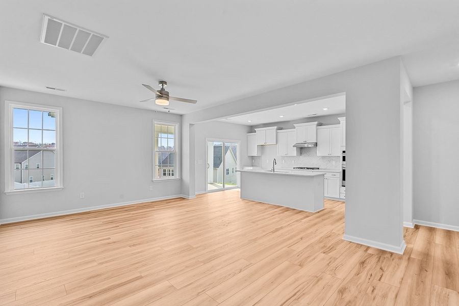 Spacious, unfurnished interior of a new home in Hanes Lake, Winston-Salem (Image 23).