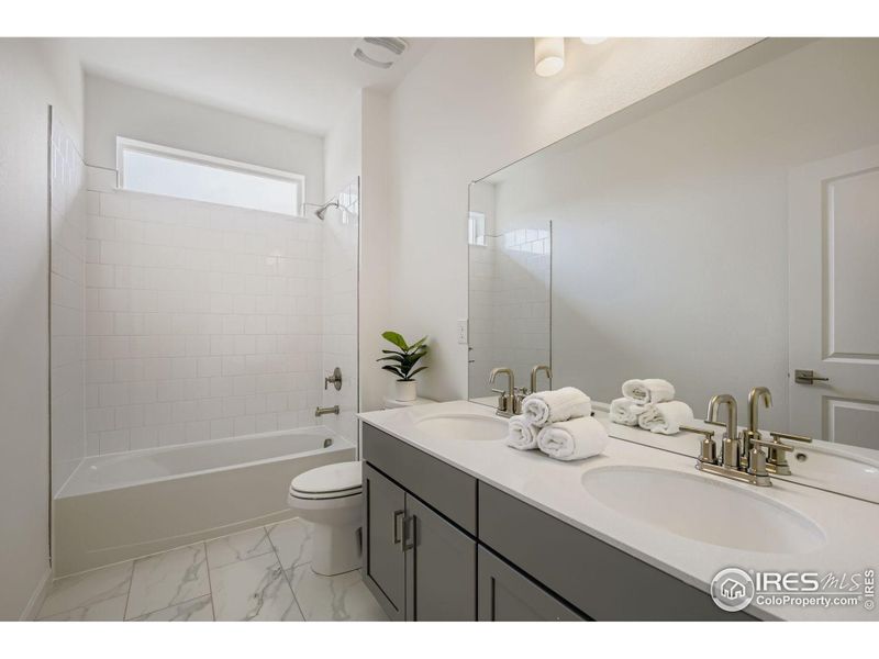 Shared upper level full bathroom