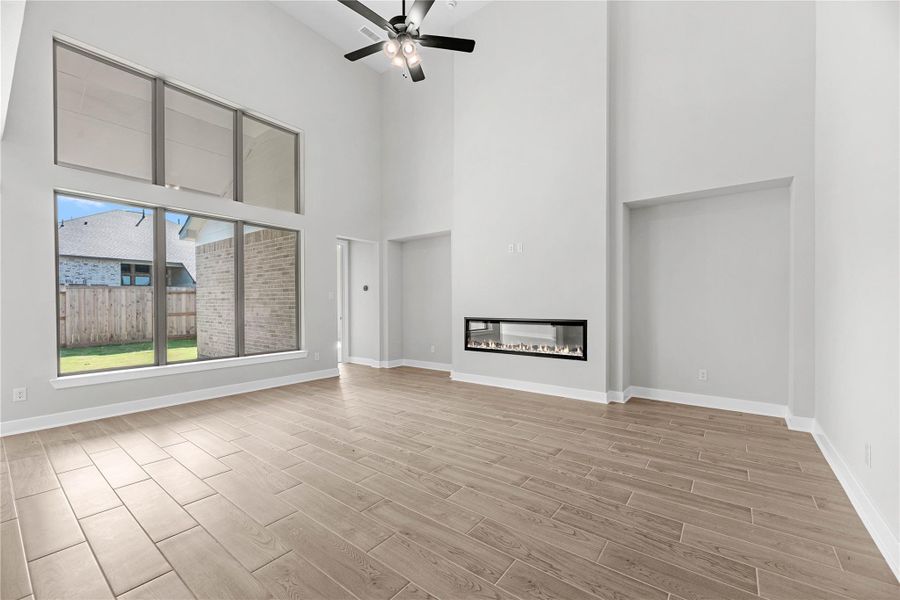 Spacious, unfurnished interior of a new home in , Fulshear (Image 8).