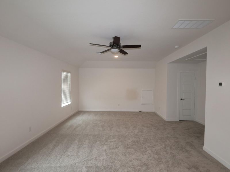 Spacious, unfurnished interior of a new home in Miller's Pond, Rosenberg (Image 35).