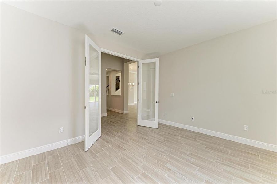 Spacious, unfurnished interior of a new home in Waterset, Apollo Beach (Image 33).