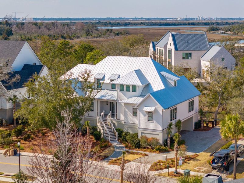 Image 68 of a home in Daniel Island Park.