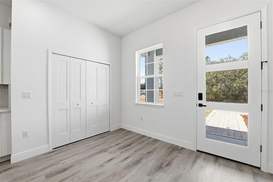 Spacious, unfurnished interior of a new home in , Ocala (Image 17).