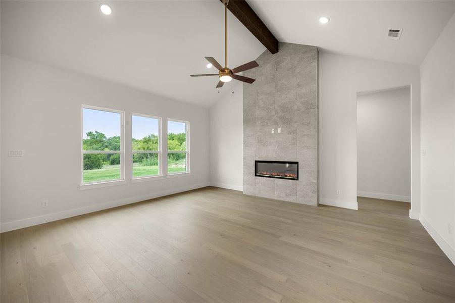 Spacious, unfurnished interior of a new home in Woodland Lakes, Weatherford (Image 11). Spacious, unfurnished interior of a new home in Woodland Lakes, Weatherford (Image 11).