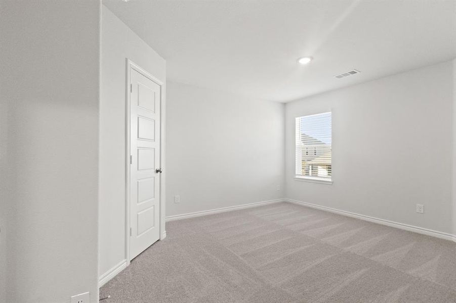 Spacious, unfurnished interior of a new home in Retreat at Fossil Creek, Fort Worth (Image 16).
