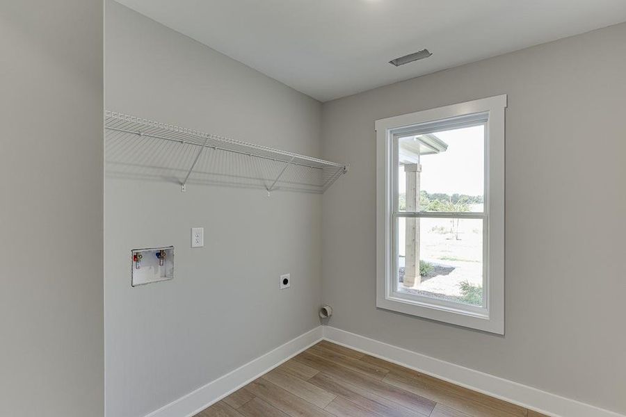 Spacious, unfurnished interior of a new home in , Hartwell (Image 22).