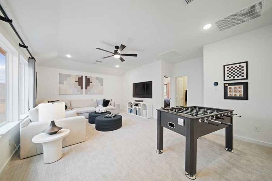 Furnished interior view inside a new home in Meridiana 40', 65', Iowa Colony (Image 33).