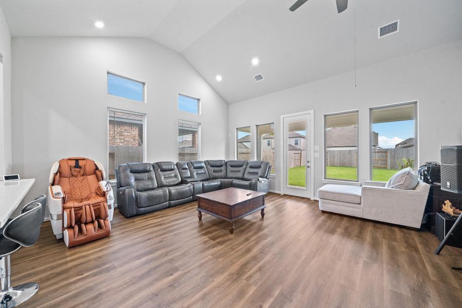 Furnished interior view inside a new home in Marvida 45', Cypress (Image 14). Furnished interior view inside a new home in Marvida 45', Cypress (Image 14).