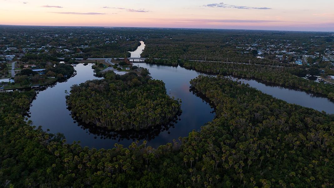 Natural landscape and outdoor views near Veranda Oaks in Port St. Lucie (Image 96).