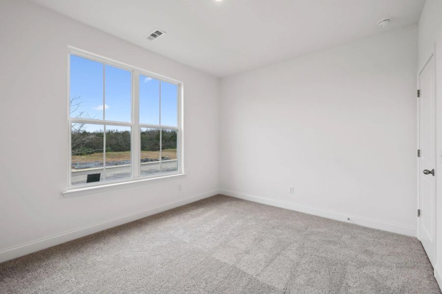 Spacious, unfurnished interior of a new home in Willow Landing, Mount Juliet (Image 21).