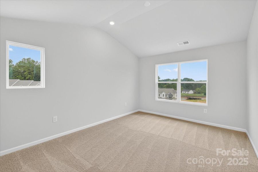 Spacious, unfurnished interior of a new home in Rhyne Court, Gastonia (Image 23).