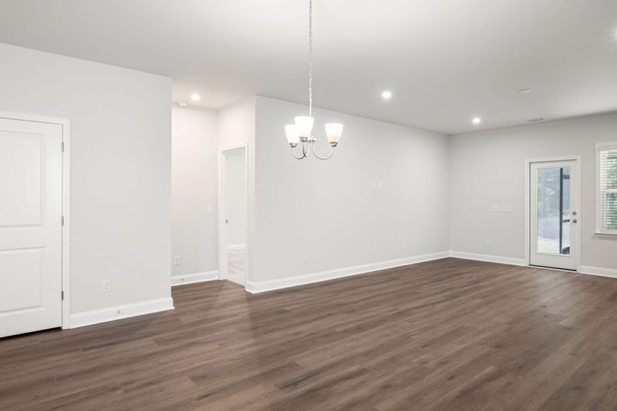 Spacious, unfurnished interior of a new home in Waterways, Richmond Hill (Image 25).