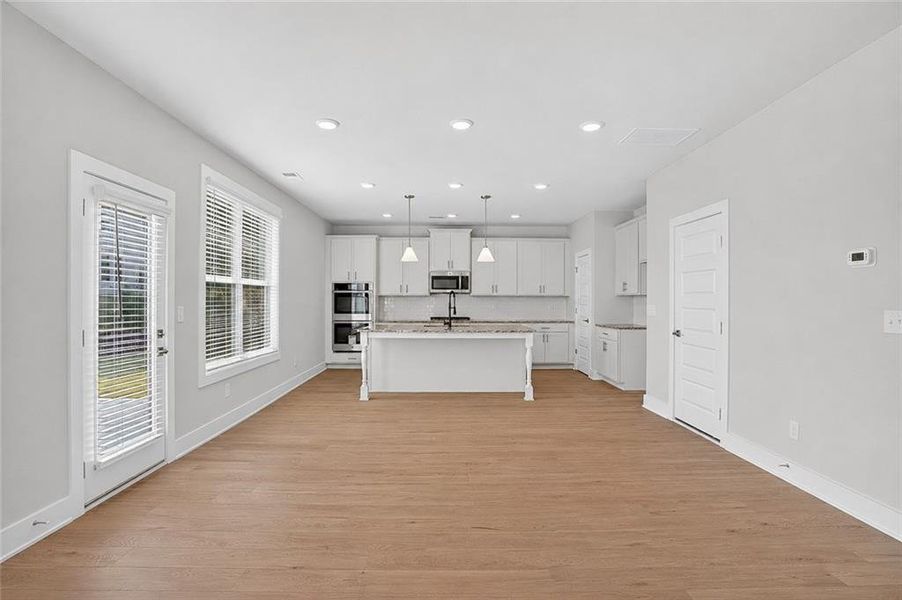 Spacious, unfurnished interior of a new home in , Villa Rica (Image 17).