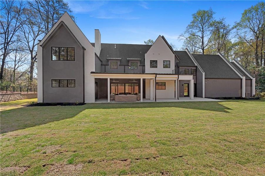 Exterior details and patio area of a home in , Roswell (Image 4).