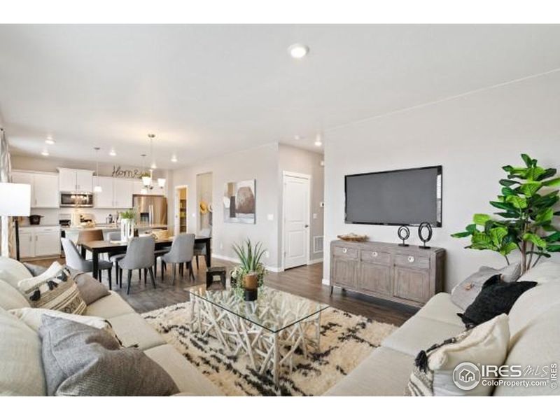 Furnished interior view inside a new home in Vantage, Berthoud (Image 10).