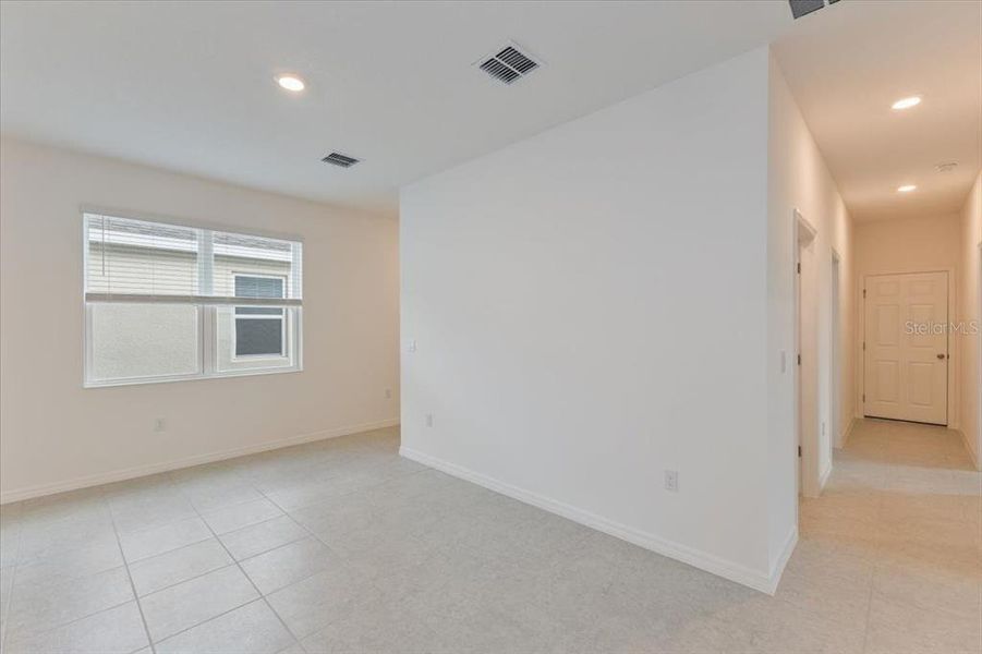 Spacious, unfurnished interior of a new home in Liberty Station, Orange City (Image 11).