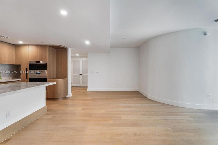 Spacious, unfurnished interior of a new home in , Bay Harbor Islands (Image 8).