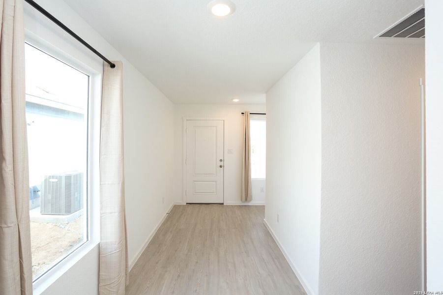 Spacious, unfurnished interior of a new home in Morgan Heights, San Antonio (Image 20). Spacious, unfurnished interior of a new home in Morgan Heights, San Antonio (Image 20).