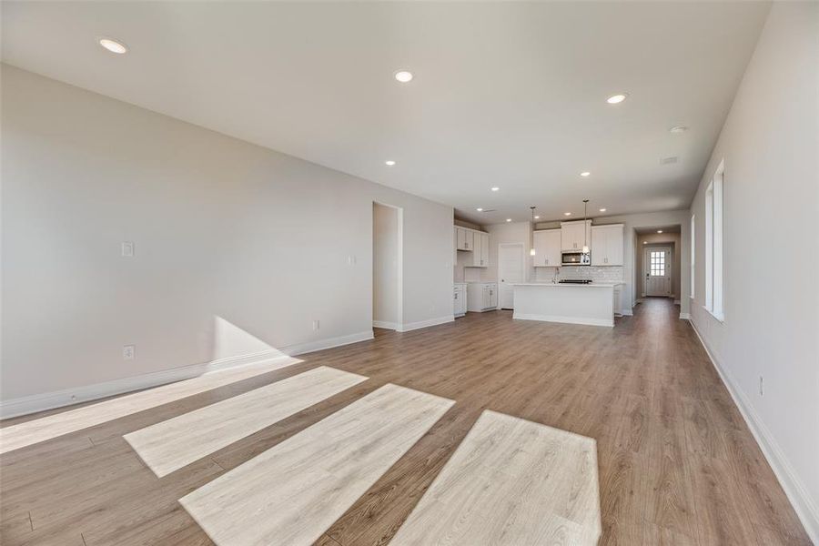 Spacious, unfurnished interior of a new home in Spiritas Ranch, Little Elm (Image 24).