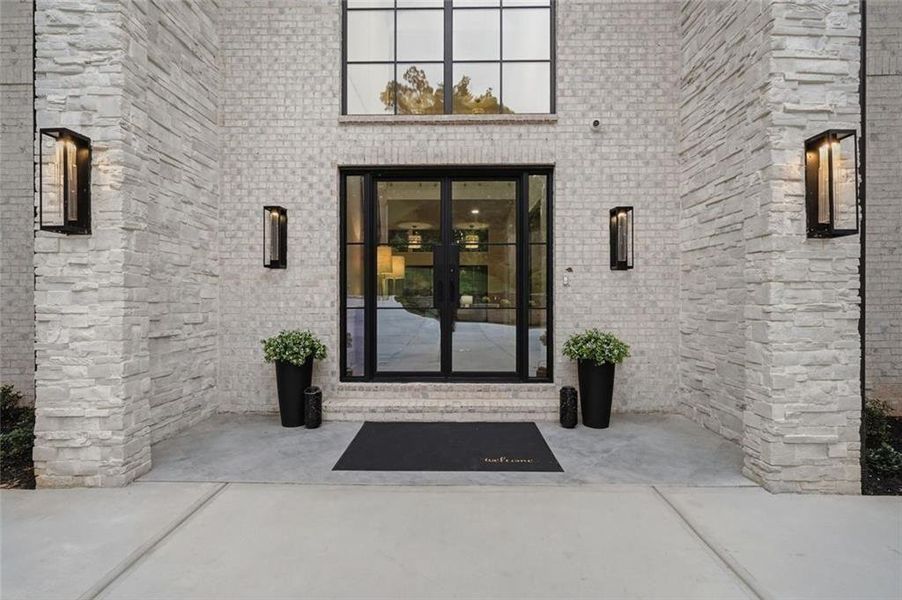 Exterior details and patio area of a home in , Alpharetta (Image 4).