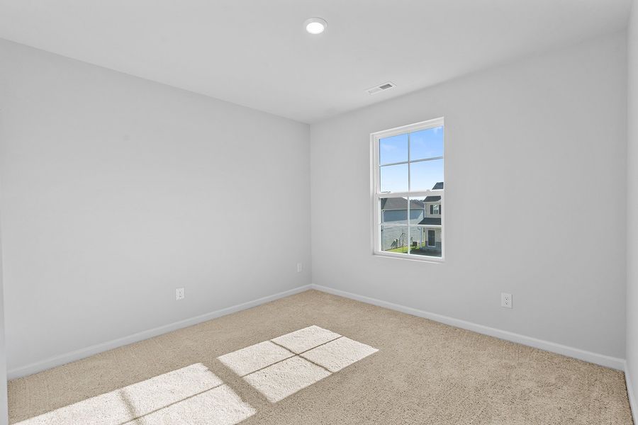 Spacious, unfurnished interior of a new home in Hanes Lake, Winston-Salem (Image 25).