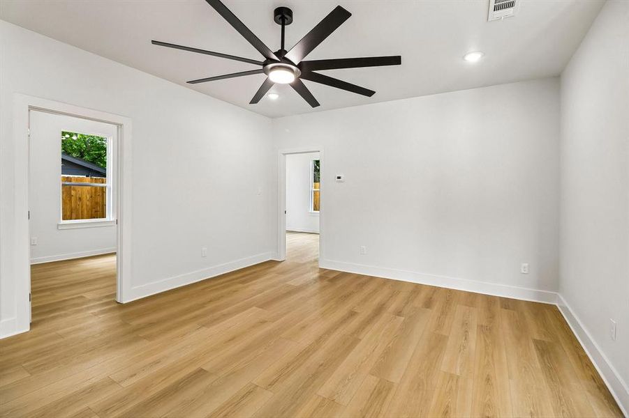 Spacious, unfurnished interior of a new home in , Mesquite (Image 11).