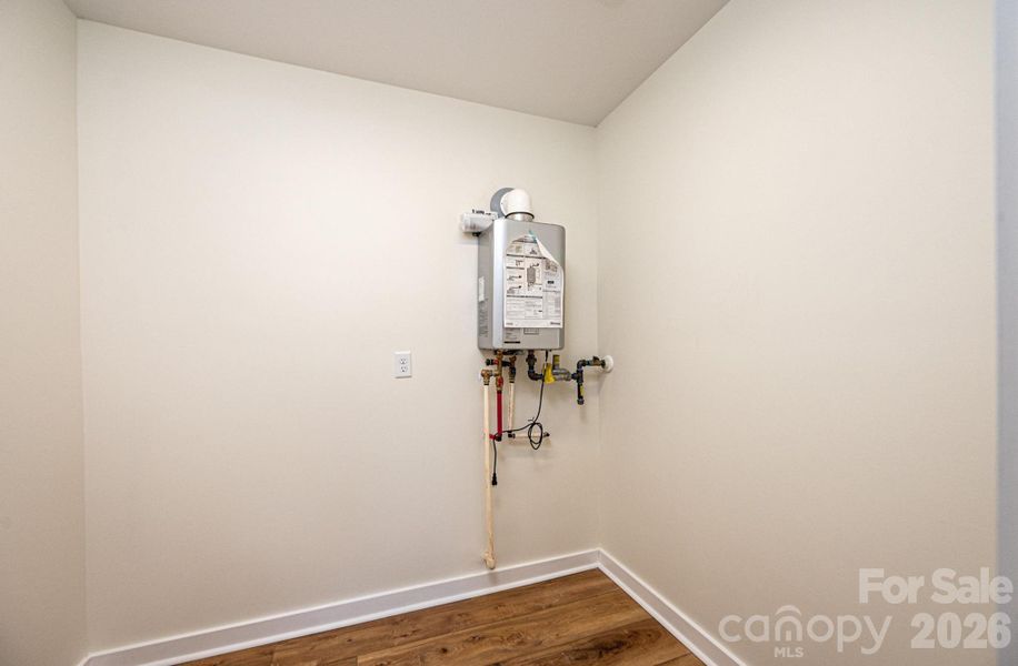 Spacious, unfurnished interior of a new home in , Lenoir (Image 30).