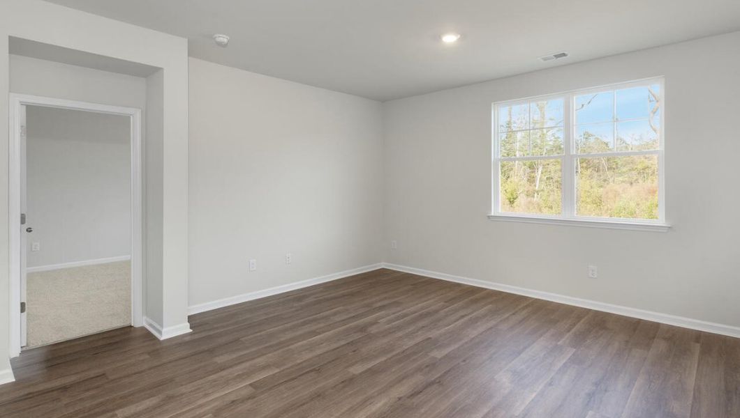 Spacious, unfurnished interior of a new home in Bella Point, Bolivia (Image 11).