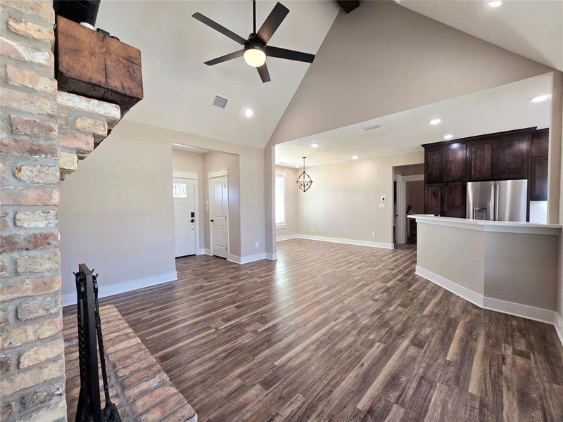 Spacious, unfurnished interior of a new home in , Van (Image 17). Spacious, unfurnished interior of a new home in , Van (Image 17).