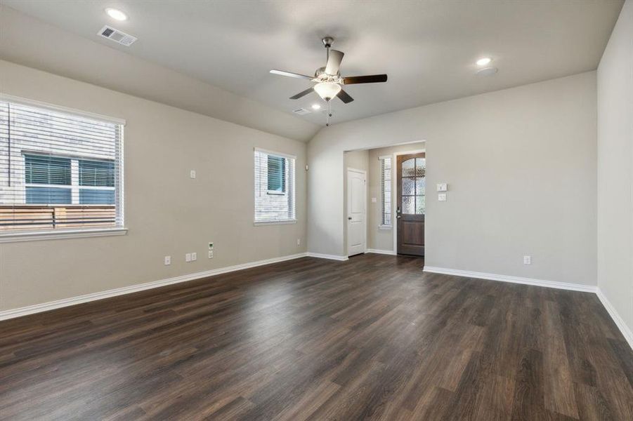 Spacious, unfurnished interior of a new home in Solterra Texas, Mesquite (Image 12).
