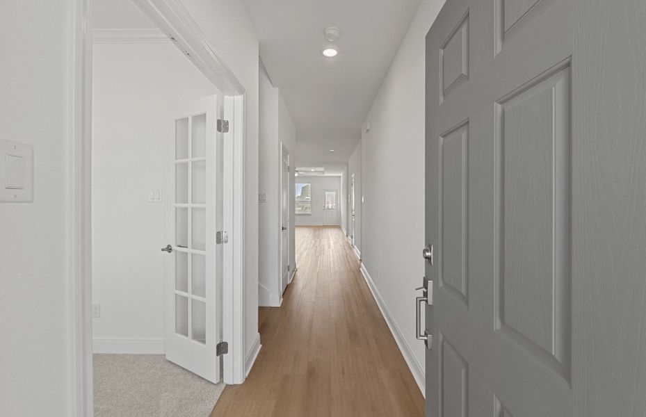 Spacious, unfurnished interior of a new home in Patterson Ranch, Georgetown (Image 17).