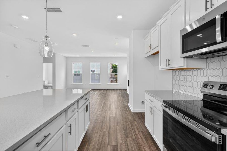 Furnished interior view inside a new home in Rosewood Farm, Lawrenceville (Image 15).