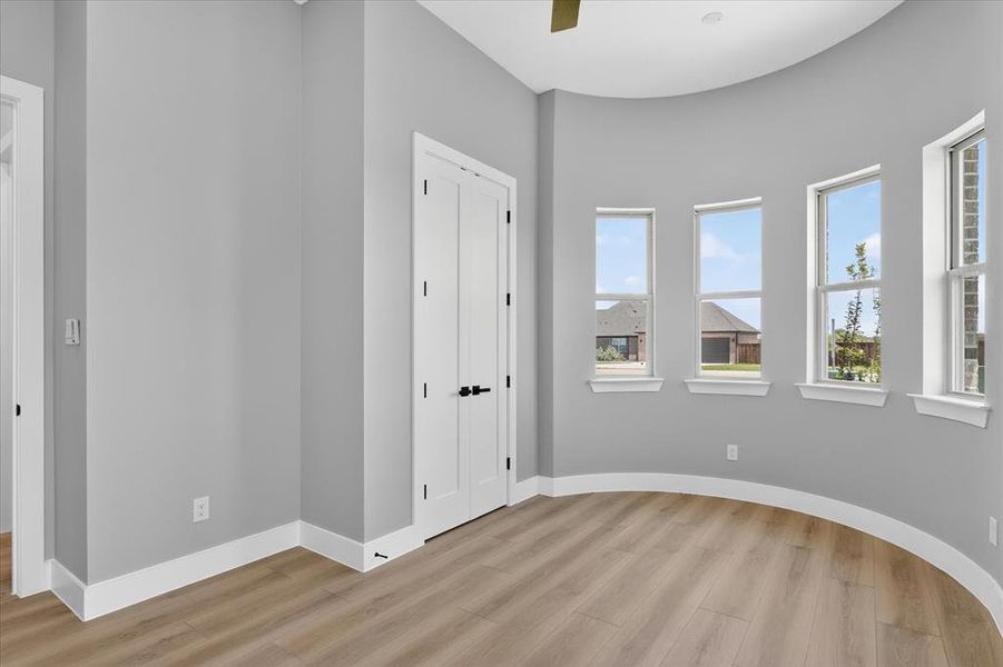 Spacious, unfurnished interior of a new home in , Weatherford (Image 22).