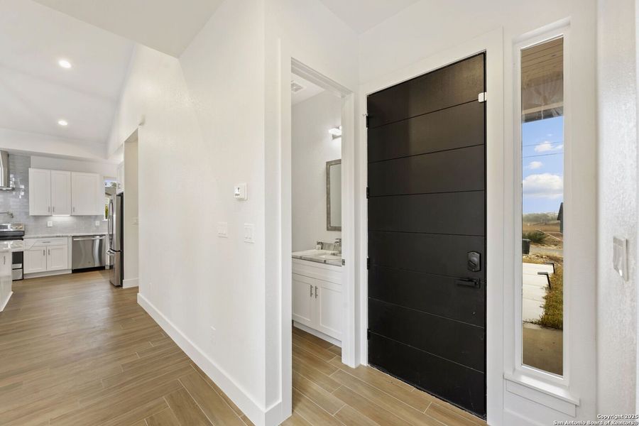 Furnished interior view inside a new home in , Blanco (Image 11).