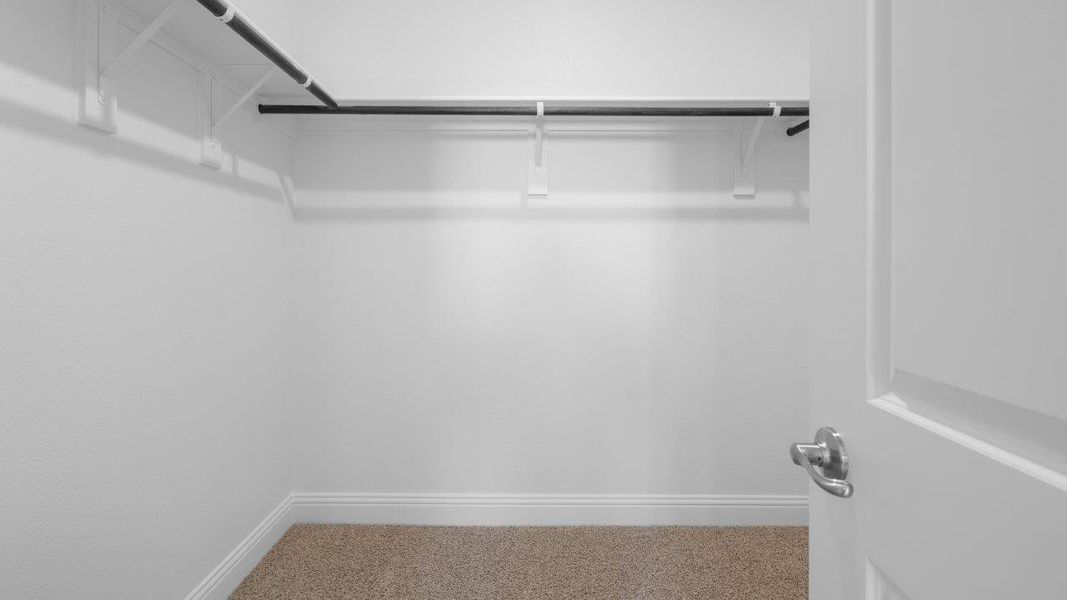 Spacious, unfurnished interior of a new home in Waterbend, Euless (Image 19).