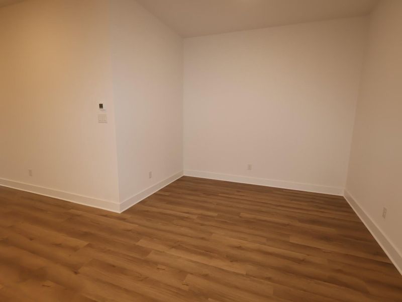 Spacious, unfurnished interior of a new home in Lago Mar, Santa Fe (Image 9).