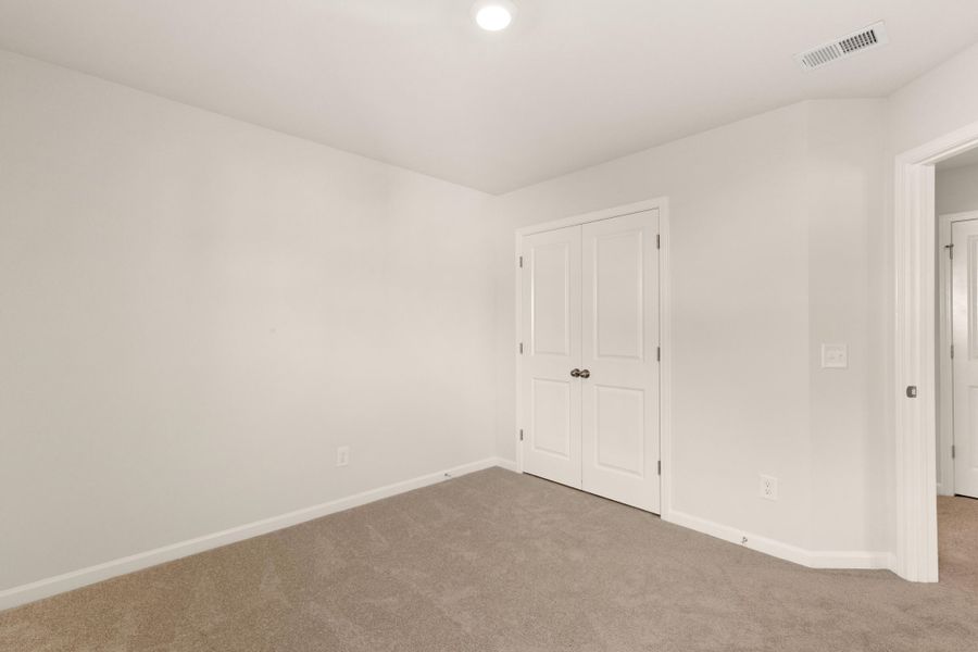 Spacious, unfurnished interior of a new home in Heron's Walk at Summers Corner, Summerville (Image 37).