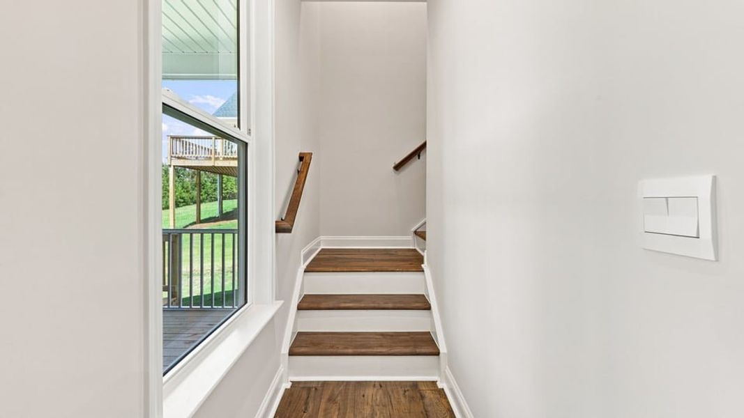 Spacious, unfurnished interior of a new home in Shadowood, Seneca (Image 27).