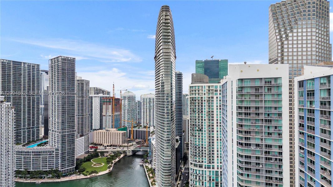 Condo located in Miami, FL showcasing its design and architecture (Image 5). Condo located in Miami, FL showcasing its design and architecture (Image 5).