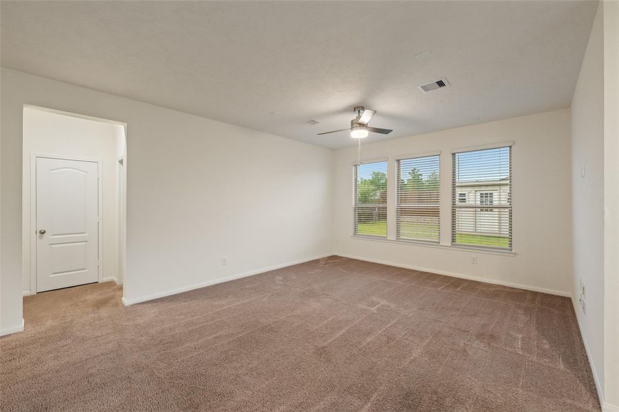 Spacious, unfurnished interior of a new home in Grace Landing, Willis (Image 11).