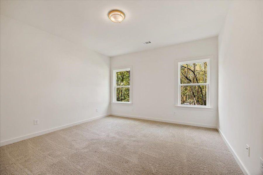 Spacious, unfurnished interior of a new home in , Gainesville (Image 38).