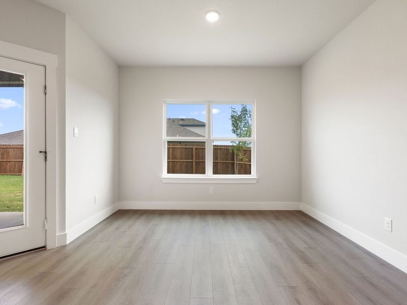 Spacious, unfurnished interior of a new home in Waverly Estates, Nevada (Image 21).