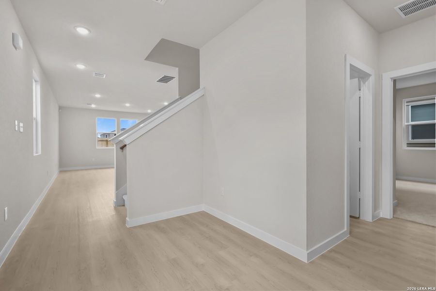 Spacious, unfurnished interior of a new home in Applewhite Meadows, San Antonio (Image 16).