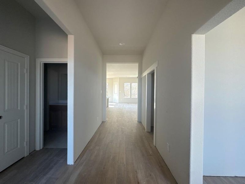 Spacious, unfurnished interior of a new home in Terra Escalante, Blue Ridge (Image 6).