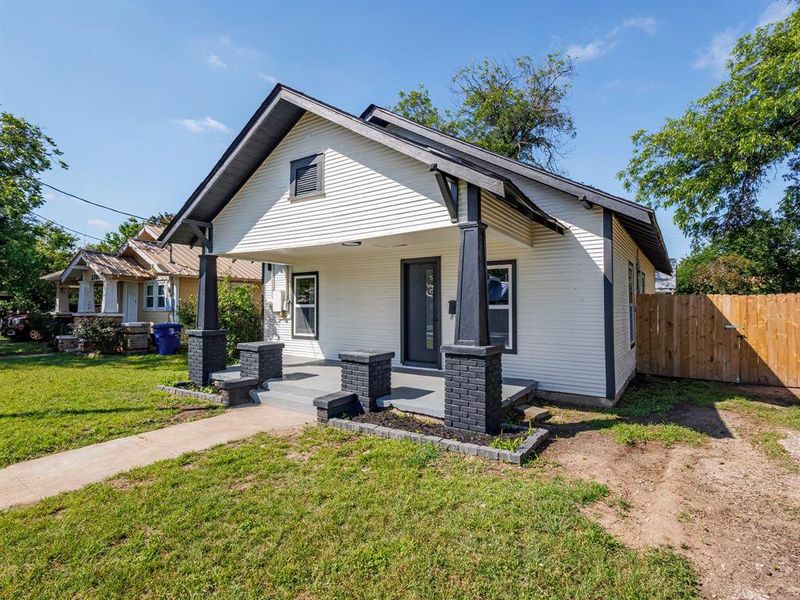 Exterior details and patio area of a home in , Brownwood (Image 22).